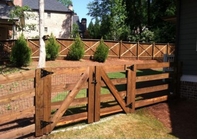 Stain-N-Seal Solution - Atlanta Fence treatment and repair company.